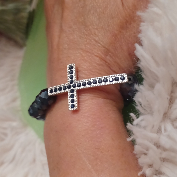 PRICE DROP TODAY ✝️💕NWOT BEAUTIFUL SWAROVSKI CRYSTAL BRACELET✝️💕 - Picture 3 of 4